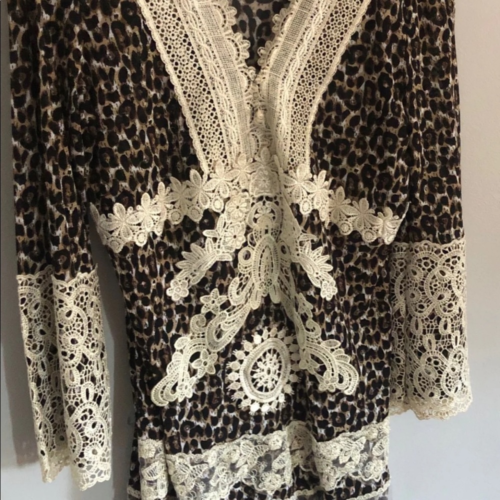 Leapard lace top